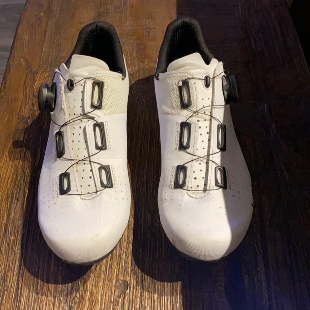 Like new, gently warn in amazing condition